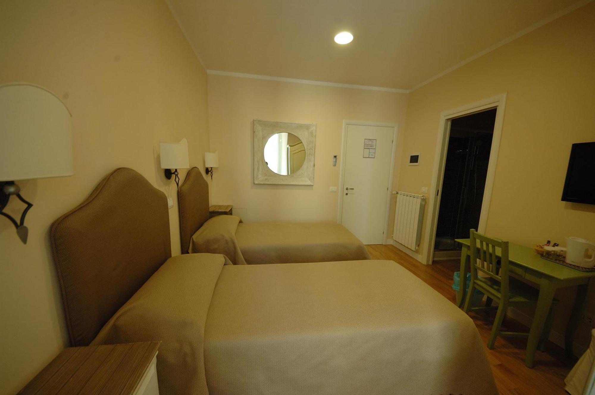Residenza Dei Gracchi Hotel Rome Bagian luar foto