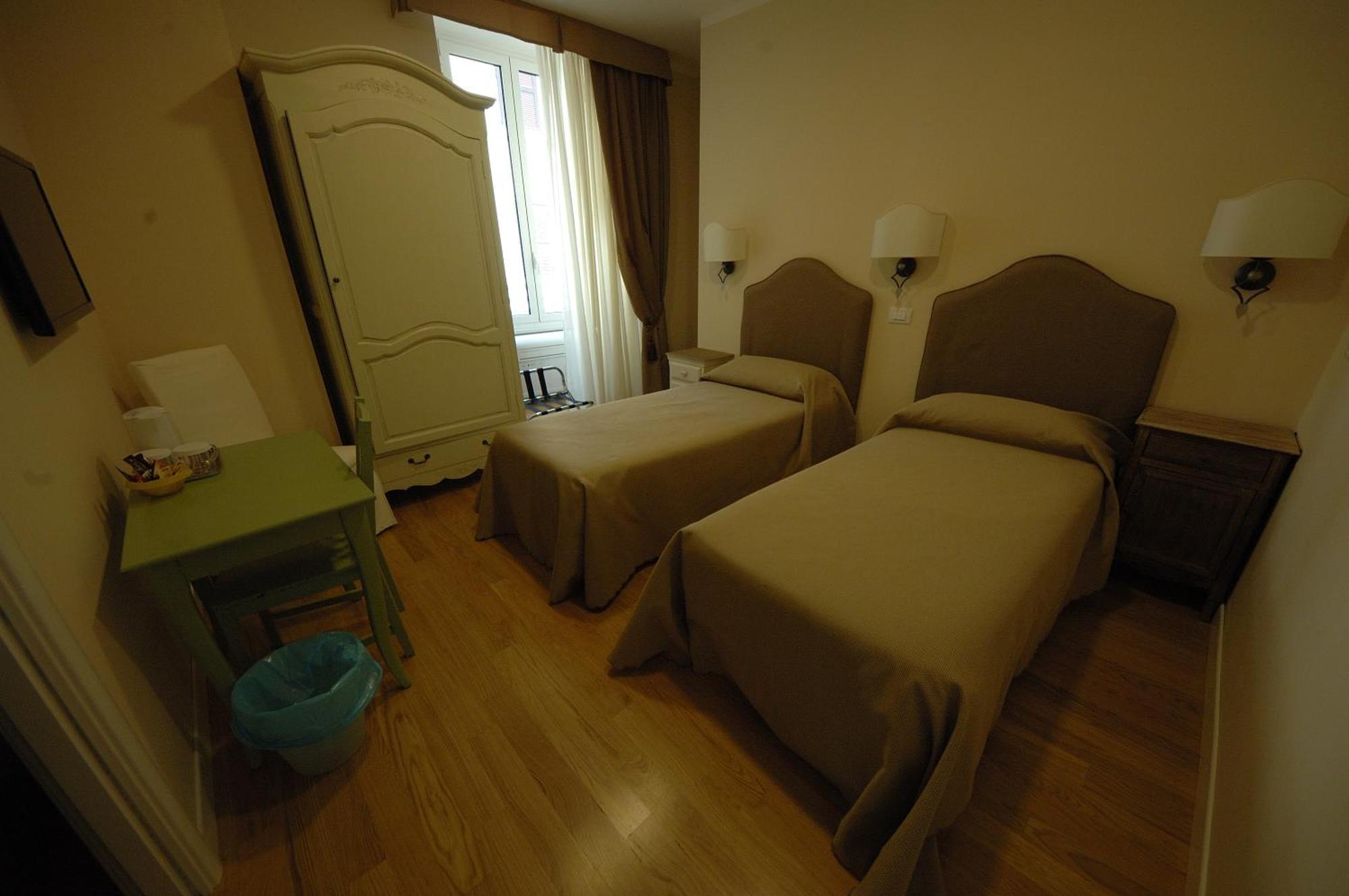 Residenza Dei Gracchi Hotel Rome Bagian luar foto