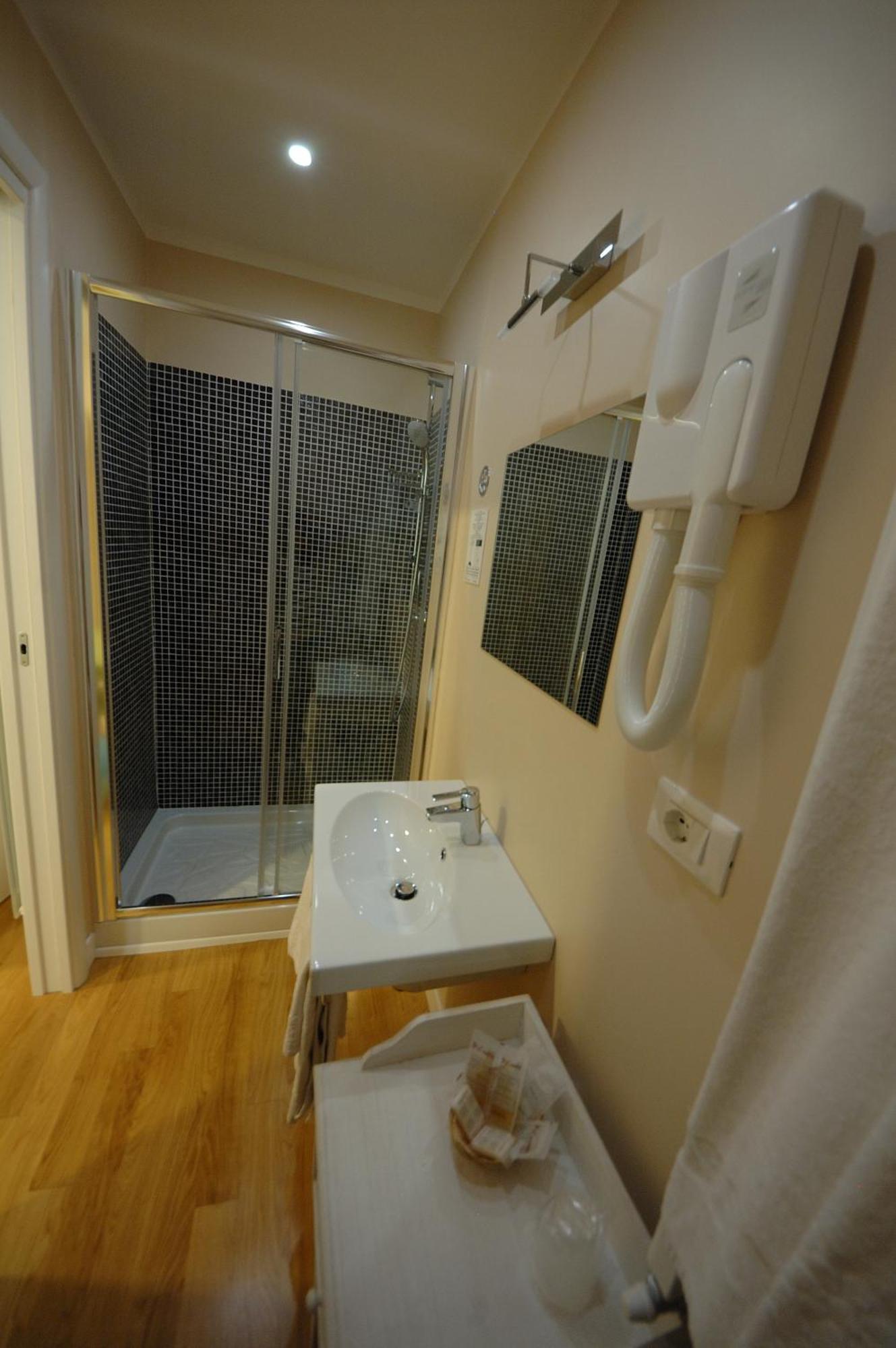 Residenza Dei Gracchi Hotel Rome Bagian luar foto