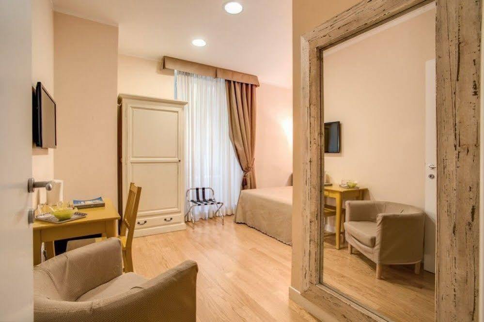 Residenza Dei Gracchi Hotel Rome Bagian luar foto
