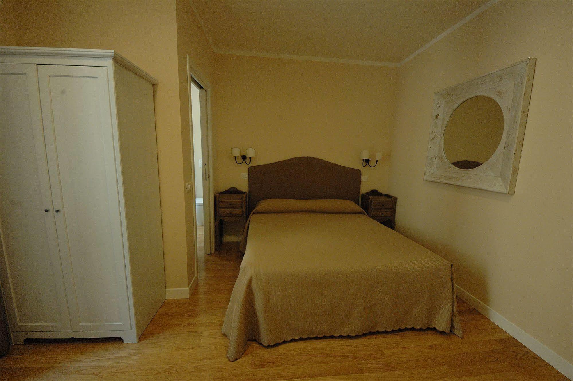 Residenza Dei Gracchi Hotel Rome Bagian luar foto
