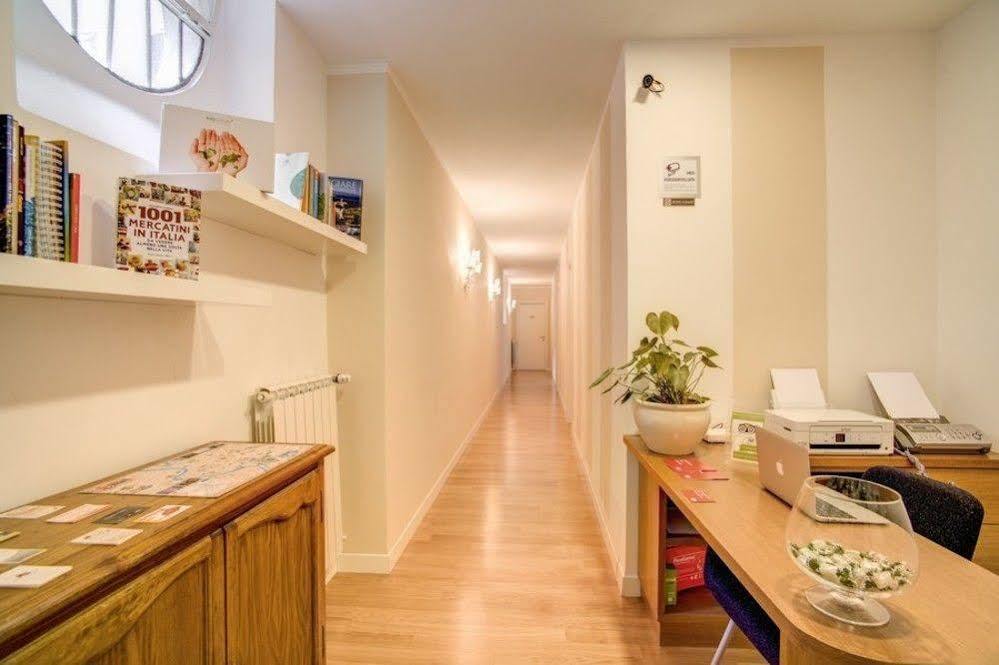 Residenza Dei Gracchi Hotel Rome Bagian luar foto